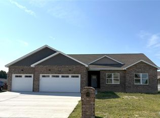 201 Adderly Ln, Millstadt, IL 62260