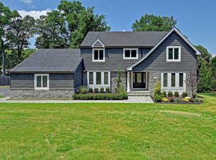 27 Fox Wood Run, Middletown, NJ 07748
