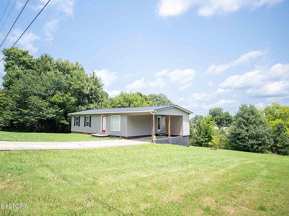 3rd image of 1045 Monroe Cir