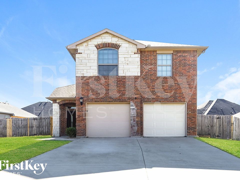 1st image of 703 Woodcrest Dr