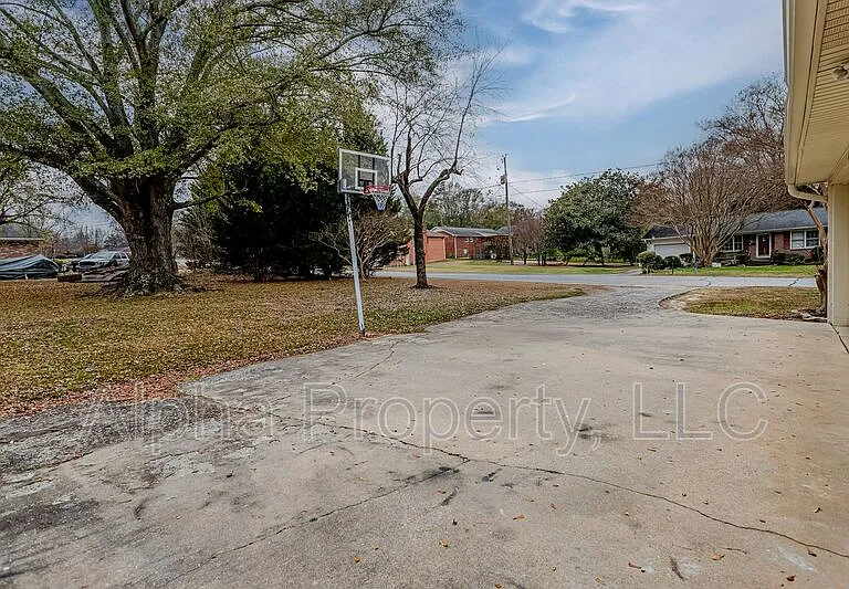 400 Fairhaven Dr — Photo 21
