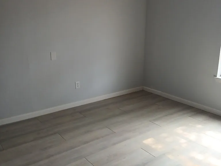 4448 State St — Photo 10