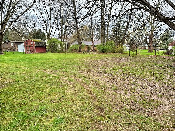 3rd image of 390 S Crescent Dr