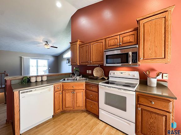 5th image of 7008 W 50th St