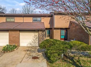 960 Morningstar Dr, Akron, OH