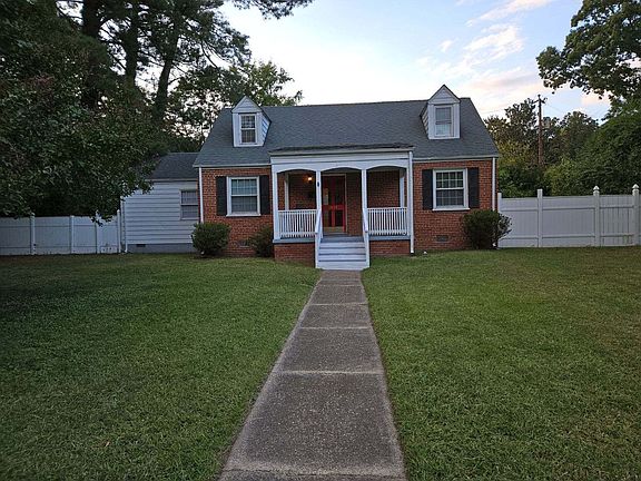 2nd image of 1004 Willow Lawn Dr