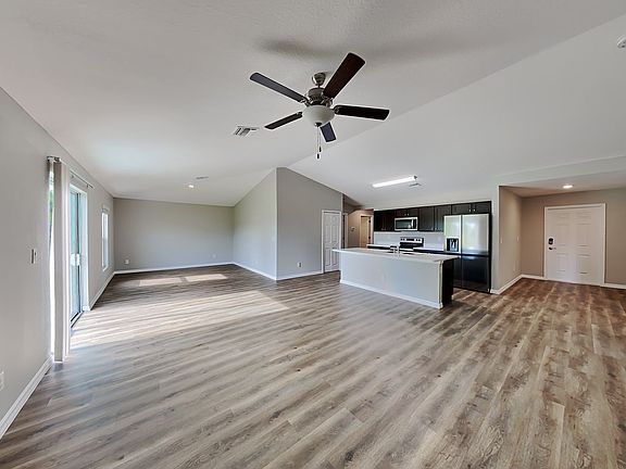 4th image of 318 NW 7th Ave