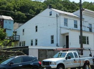 512 W Bacon St, Pottsville, PA 17901