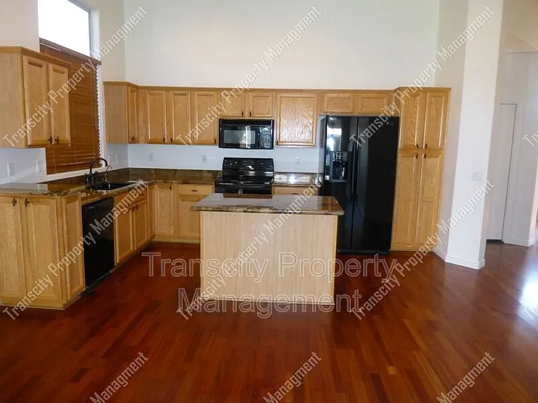1369 W Enfield Way — Photo 4