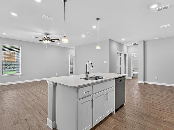 4th image of 724 Rubicon Rd