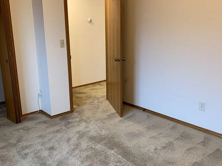 3401 Lakeshore Dr — Photo 25