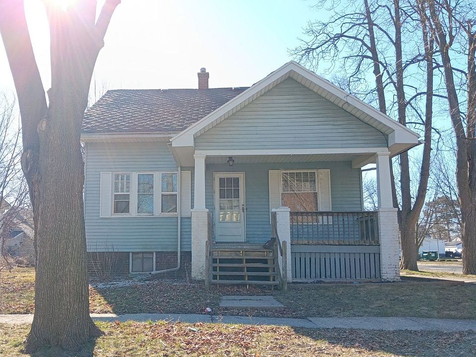 1st image of 300 N Carolina St