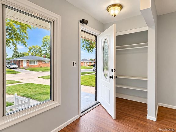 5th image of 24837 Curie St