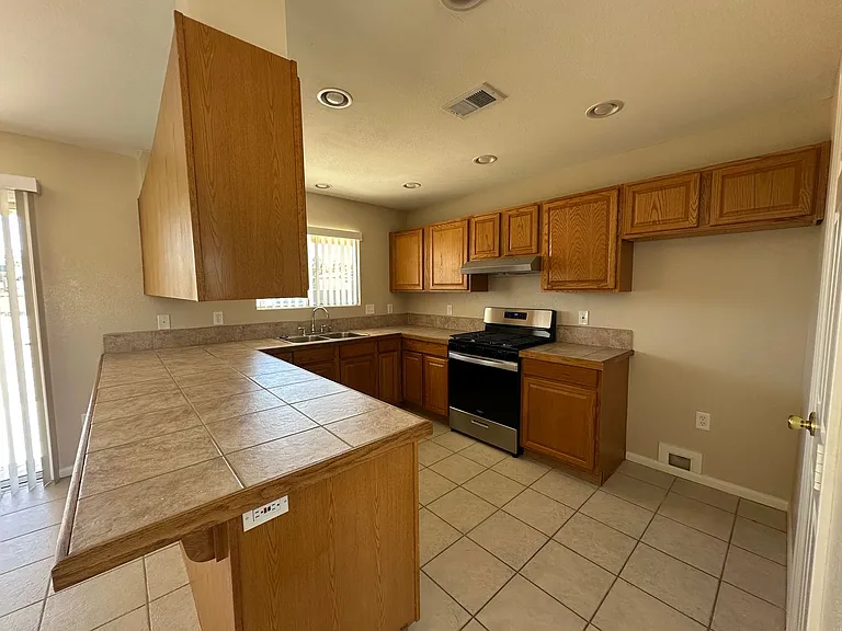 6629 La Habra Ave — Photo 5