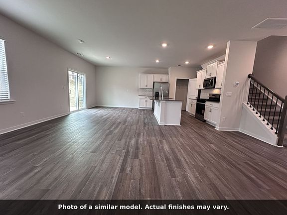 3rd image of 659 13th Avenue Dr NE