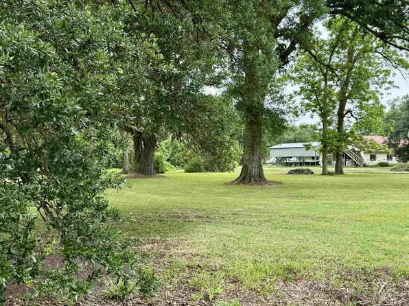 Savoy Rd, Saint Amant, LA 70774
