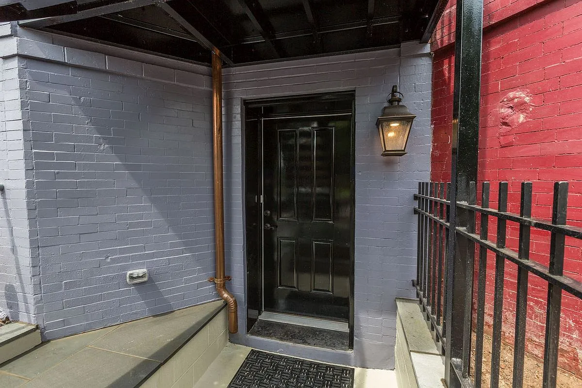 2 bed, 1.0 bath, 880 sqft, $2,950 — Photo 2