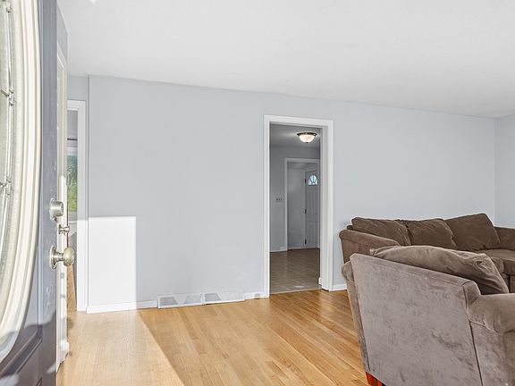 3rd image of 444 Butman Rd