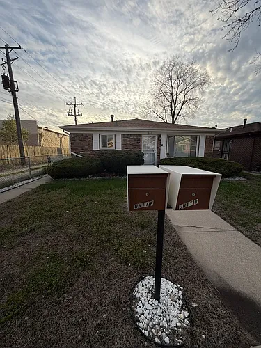 460 Hoxie Ave Photo 1