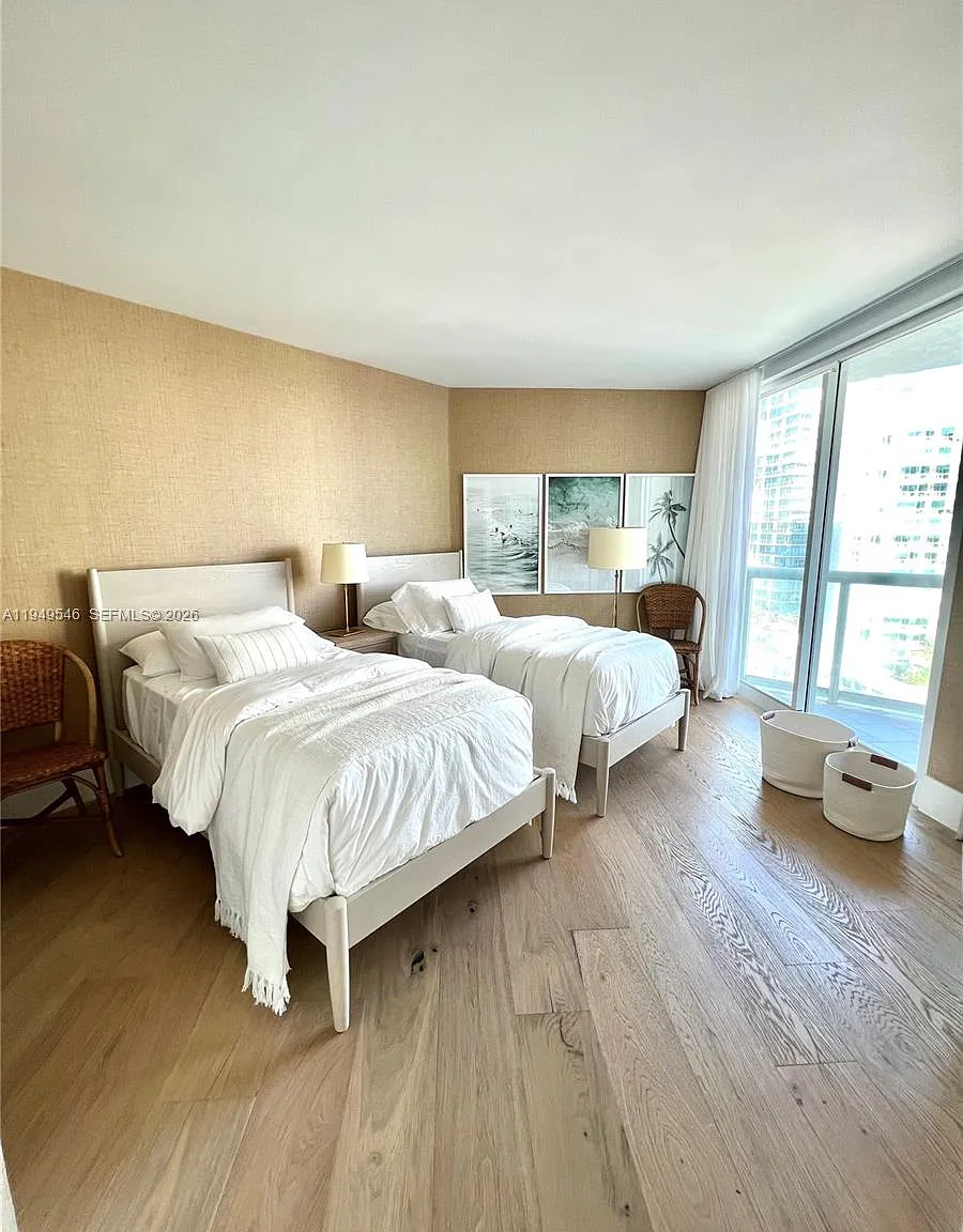 3 bed, 2340 sqft, $14,000 — Photo 4