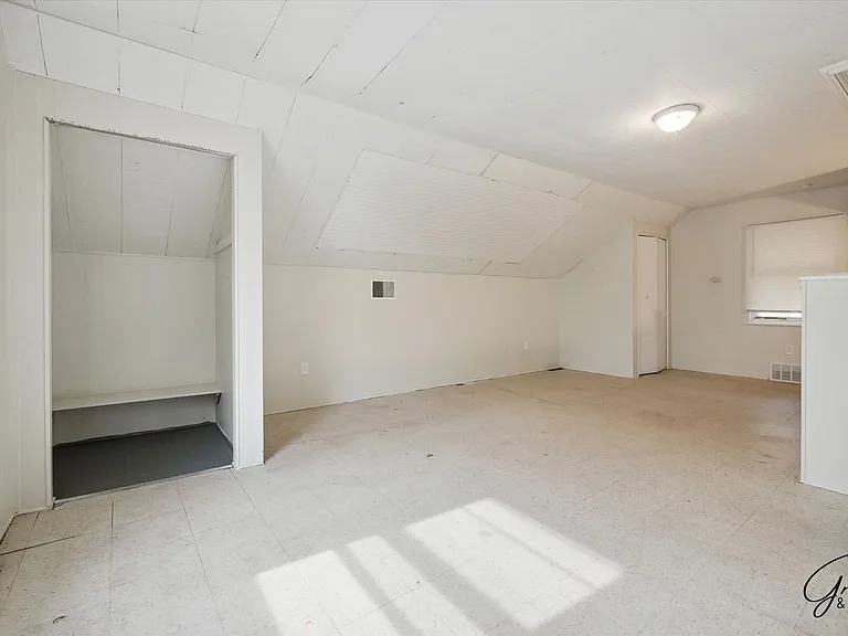 10606 Marne St — Photo 16