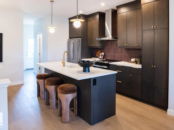 12531 34th Ave SW, Edmonton, AB T6W 4Y2