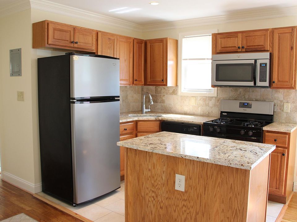 1st image of 727 N Oakland St APT 6