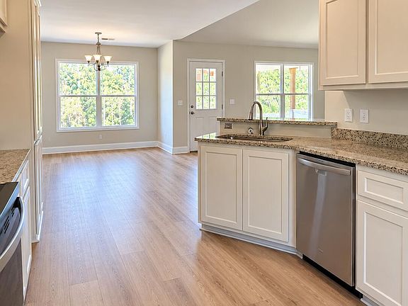 4th image of 5590 Halley Rd