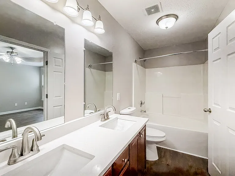 804 Birchmill Point N — Photo 10