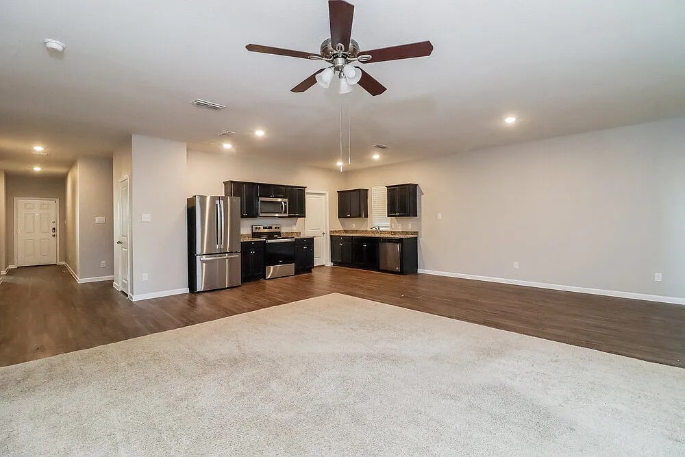 3 bed, 2.0 bath, 1589 sqft, $1,925 — Photo 3