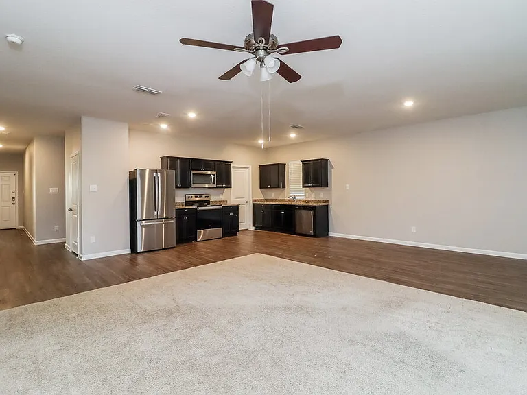 10332 Jameson Ln — Photo 3