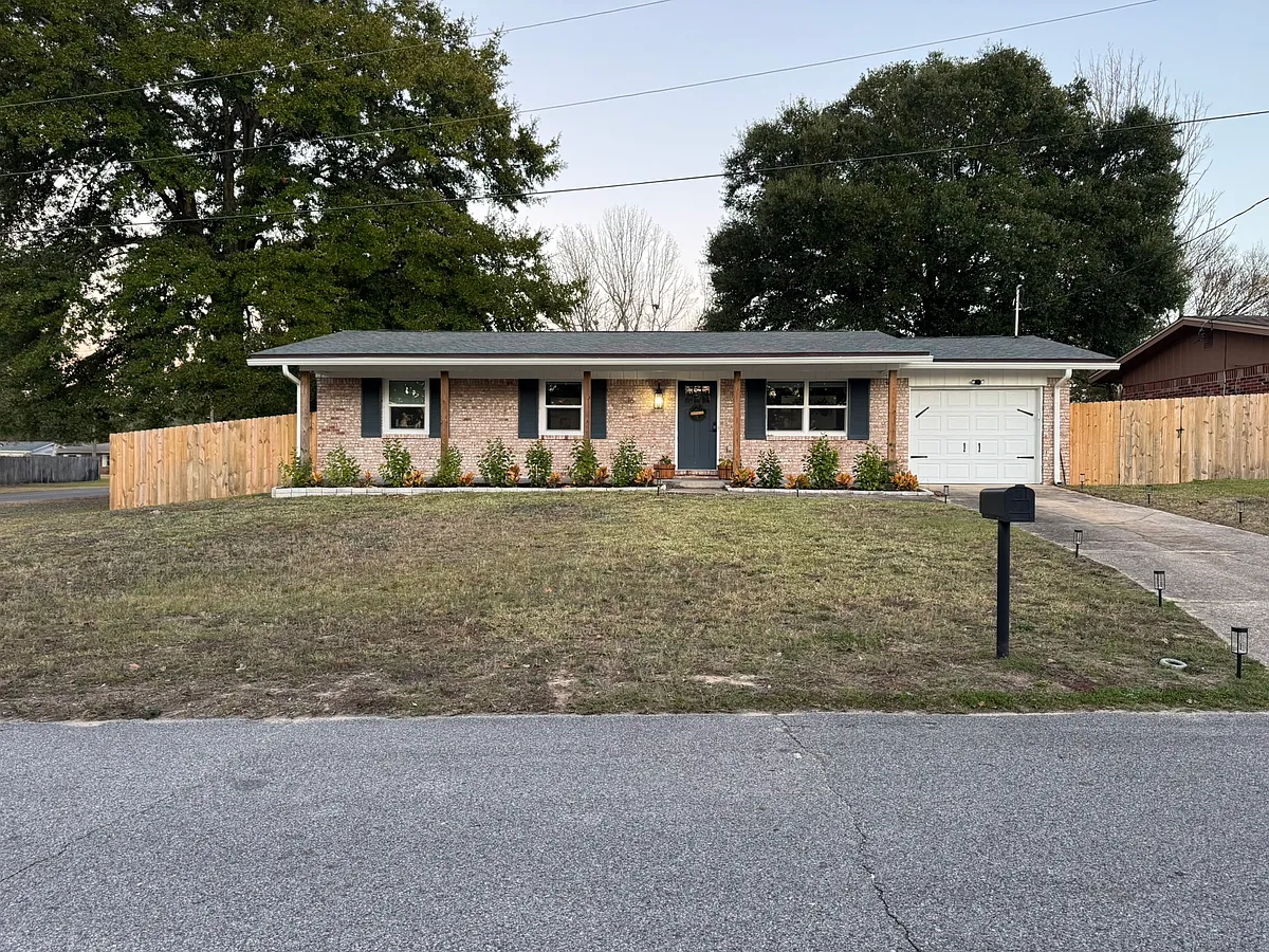 Front - 16 10th St