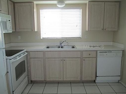 2nd image of 7912 Kosi Palm Pl Unit 201