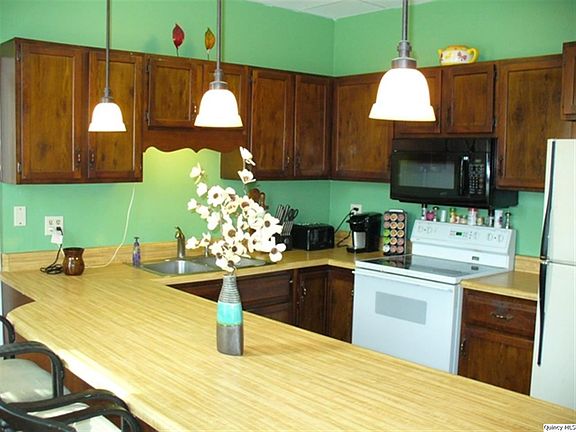 Home for Sale in Quincy, IL $67,400