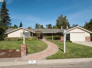 16 Estabueno Dr, Orinda, CA 94563