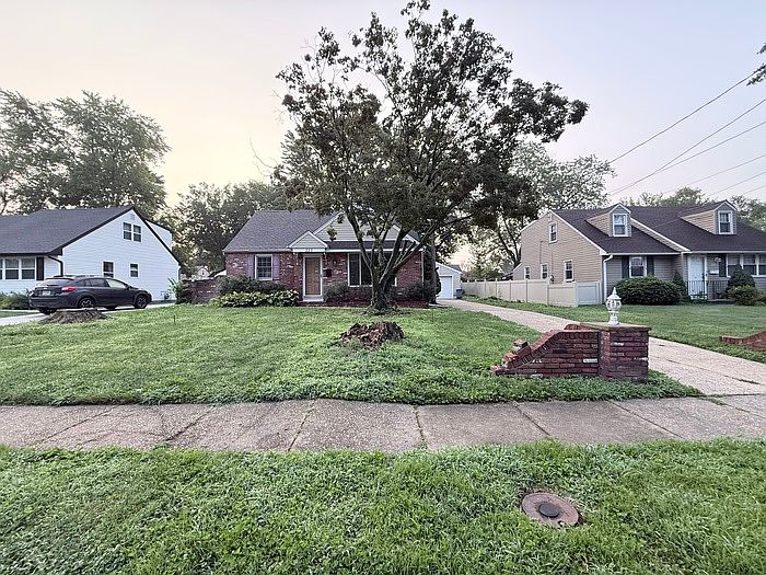 1st image of 226 S Moore Ave
