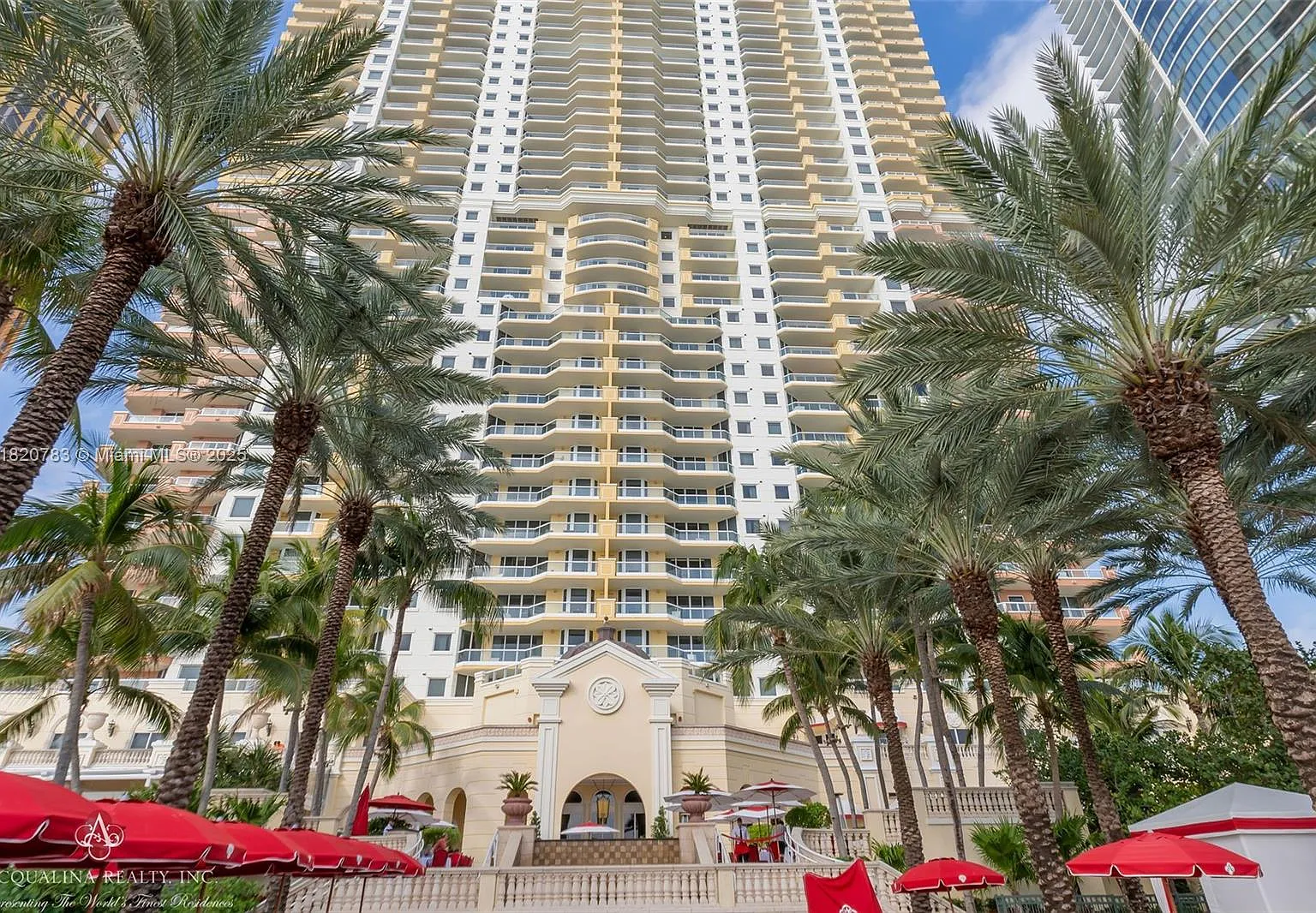 Acqualina Ocean Residence — Photo 1