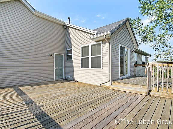 4th image of 460 Round Lake Ct