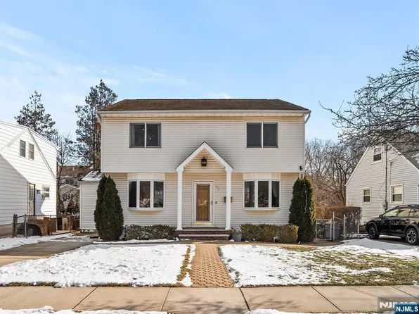 43 Ploch Rd, Clifton, NJ 07013