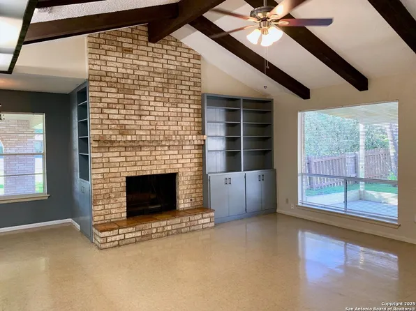 112 Travertine Ln, Castle Hills, TX 78213