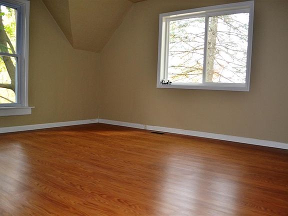 2nd image of 410 E Bremer St