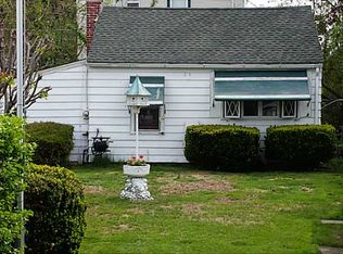 217 Evergreen St, Cranston, RI 02910