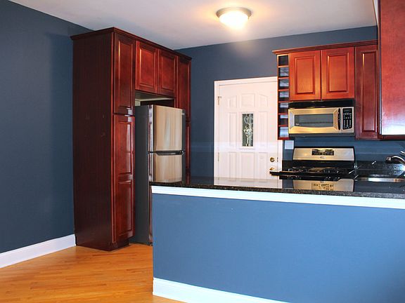 5th image of 3215 N Francisco Ave #A