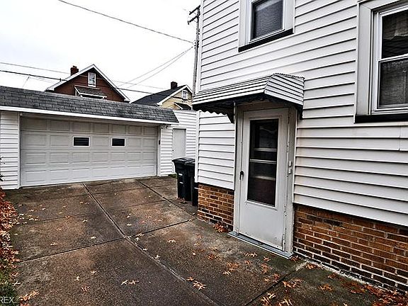 3rd image of 2123 Elbur Ave #2125
