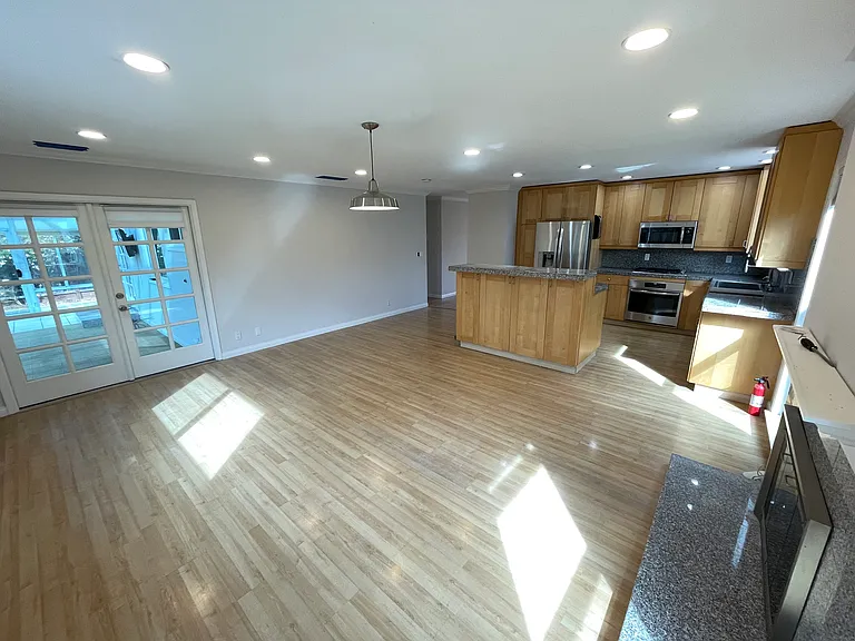 5377 Romford Dr — Photo 4