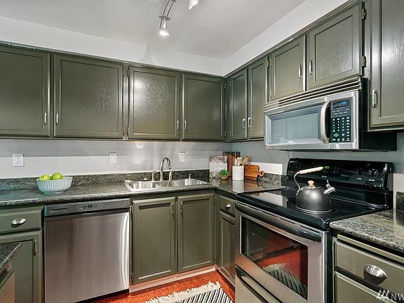 4th image of 8945 Ravenna Ave NE #8945