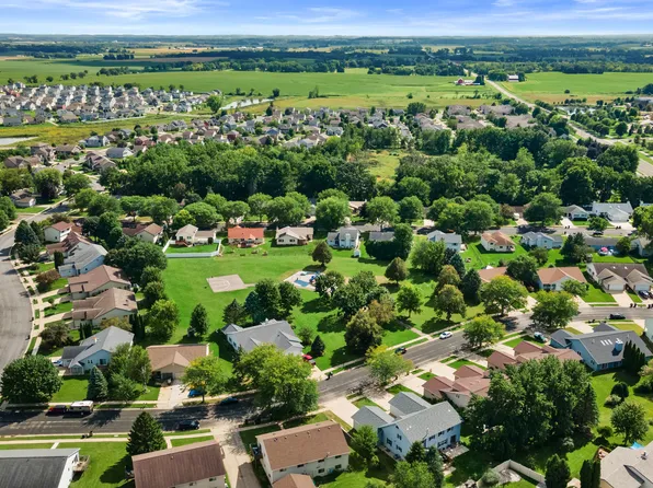 654 Granite Way, Sun Prairie, WI 53590