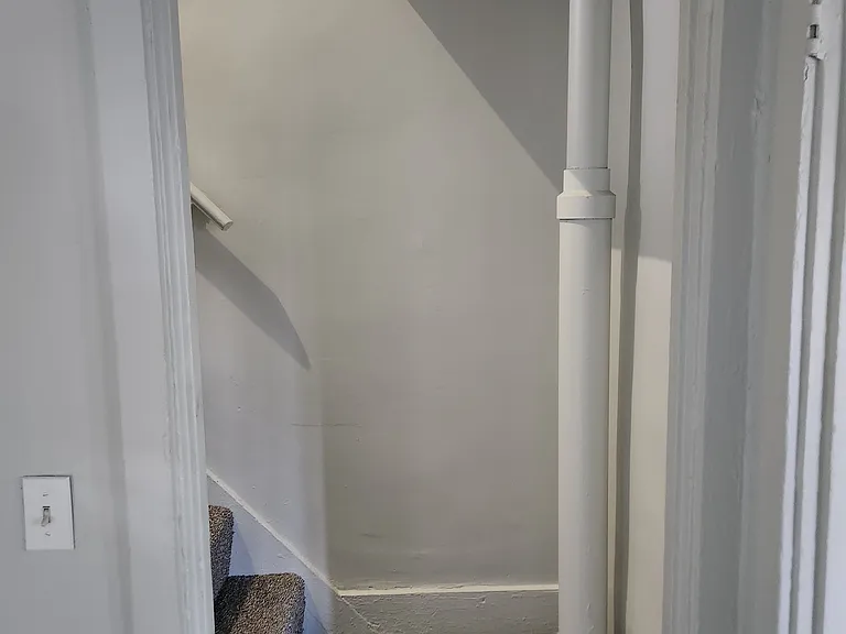 327 E Scull St — Photo 19
