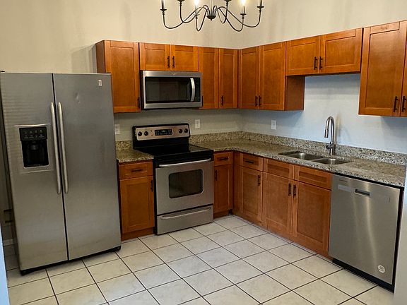 4th image of 3328 Laurel Dale Dr