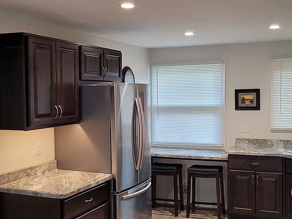 2nd image of 505 Ridge Rd #1